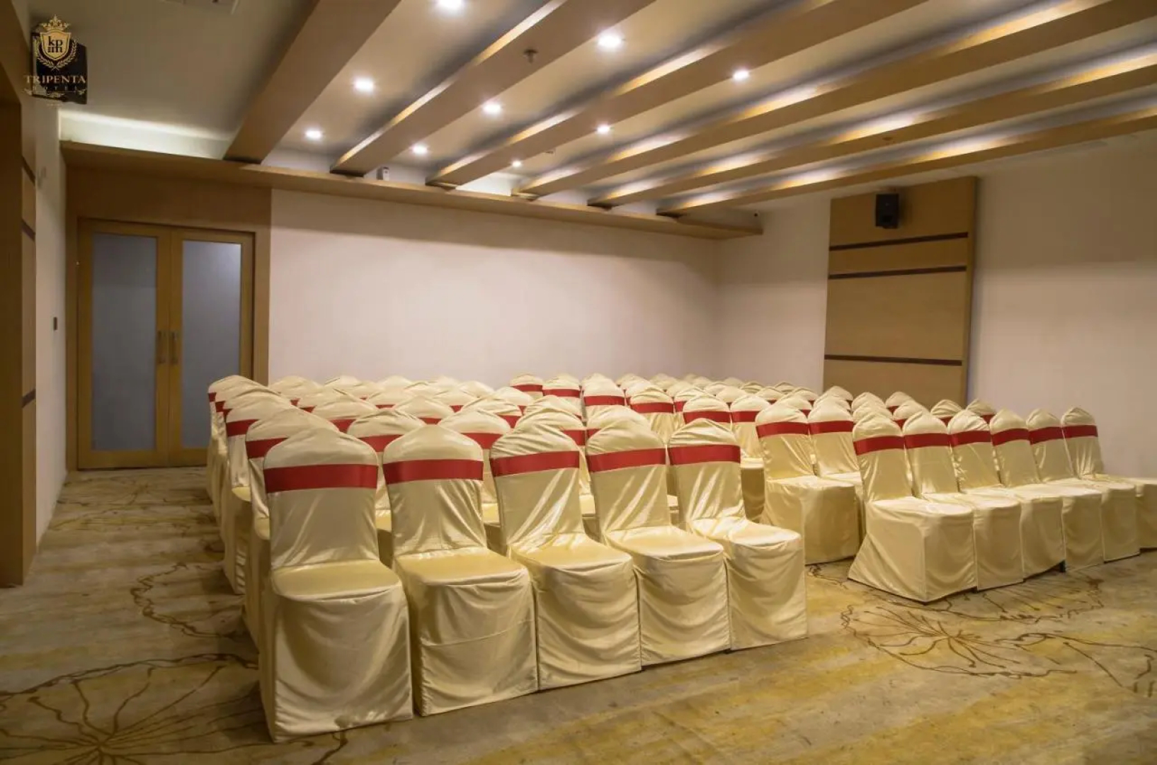Kpm Tripenta Hotel