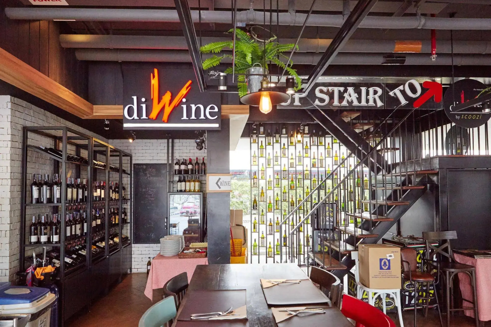 Easy Planet Bangkok Surawong