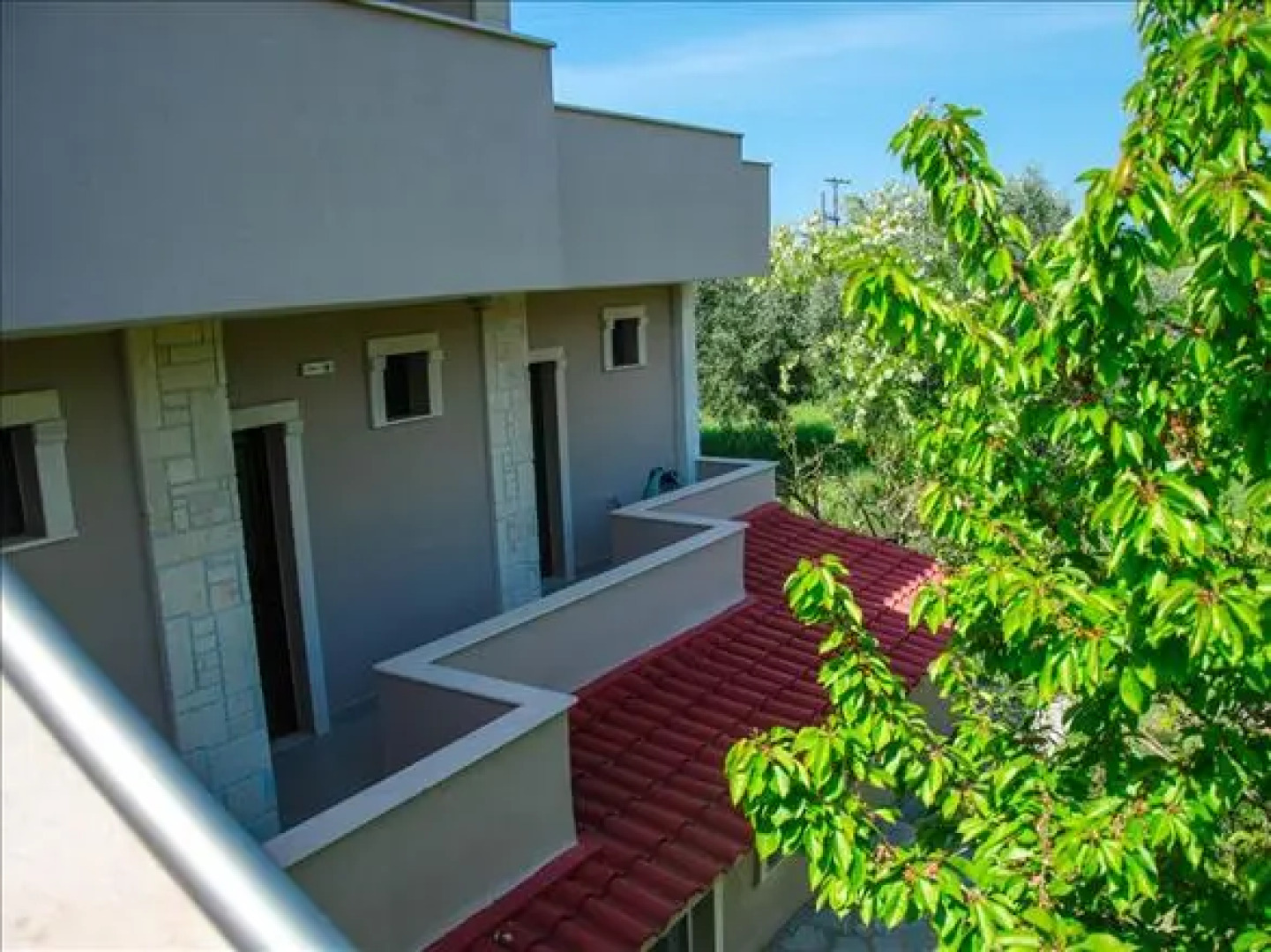 Paradisos Apartments