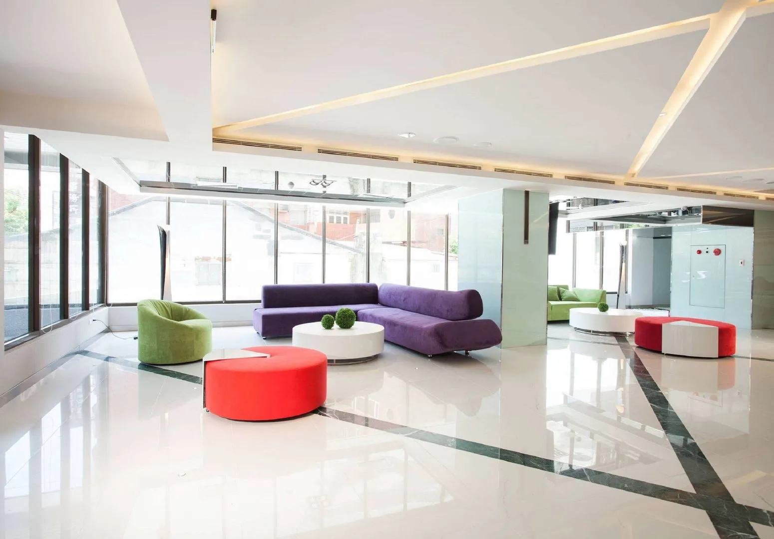 CHECK inn SELECT Hualien LinSen