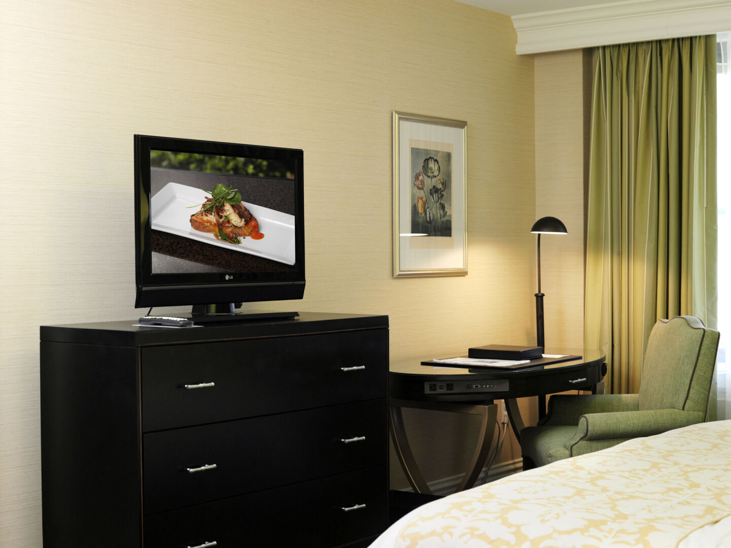 The Raphael Hotel, Autograph Collection