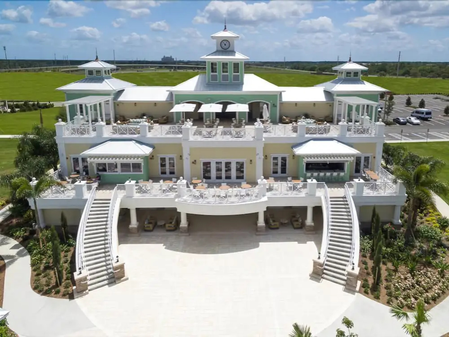 Reunion Magic 5 Bedroom Home with Private Pool and Spa