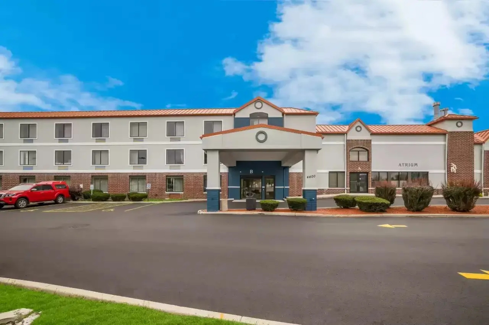 Suburban Studios Milwaukee Airport