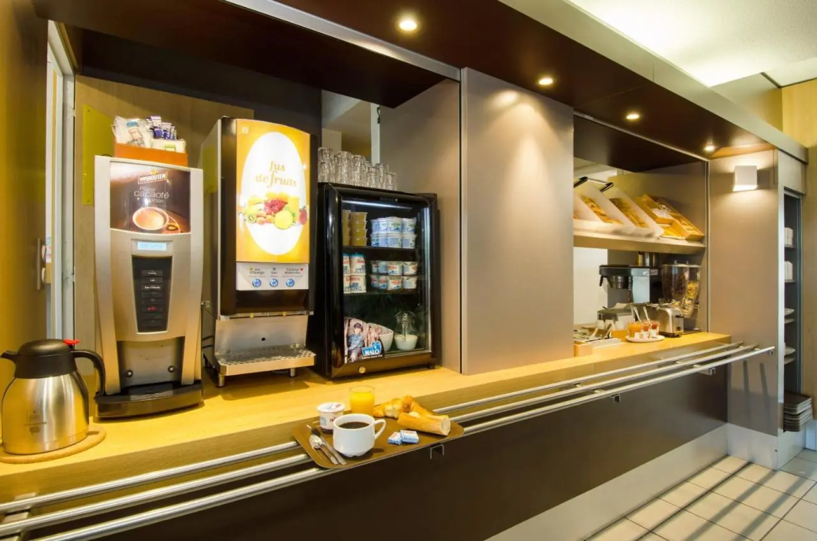 B&B HOTEL CHARTRES Le Forum (1)