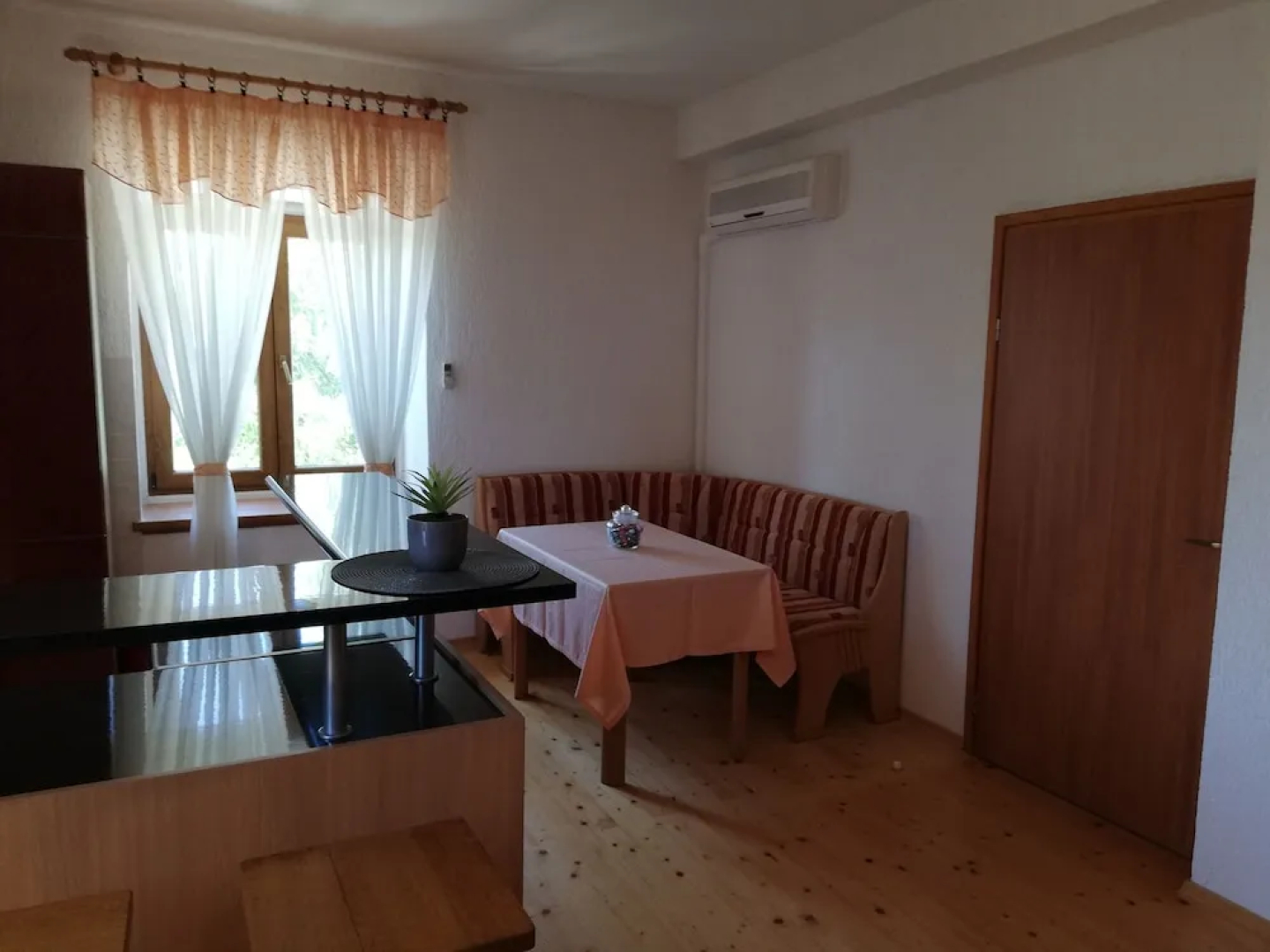 Villa Valeta 500 Meters From the Beach