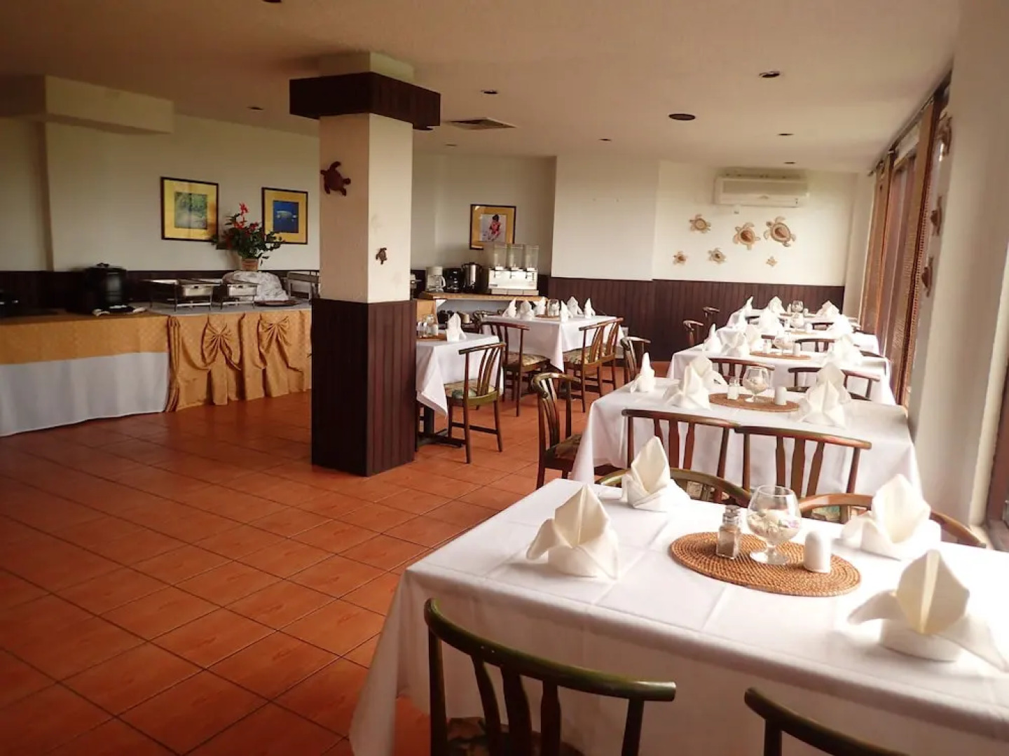 Cliffside Hotel Palau