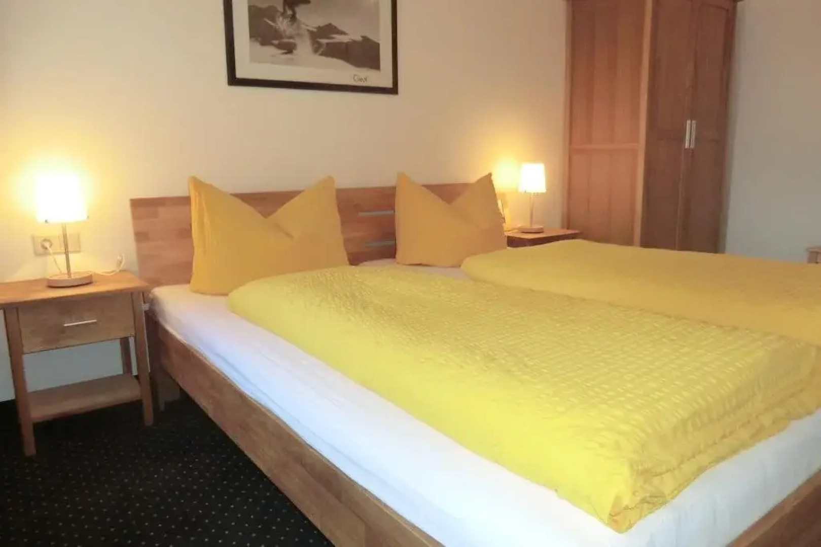 Ferienwohnungen Hell