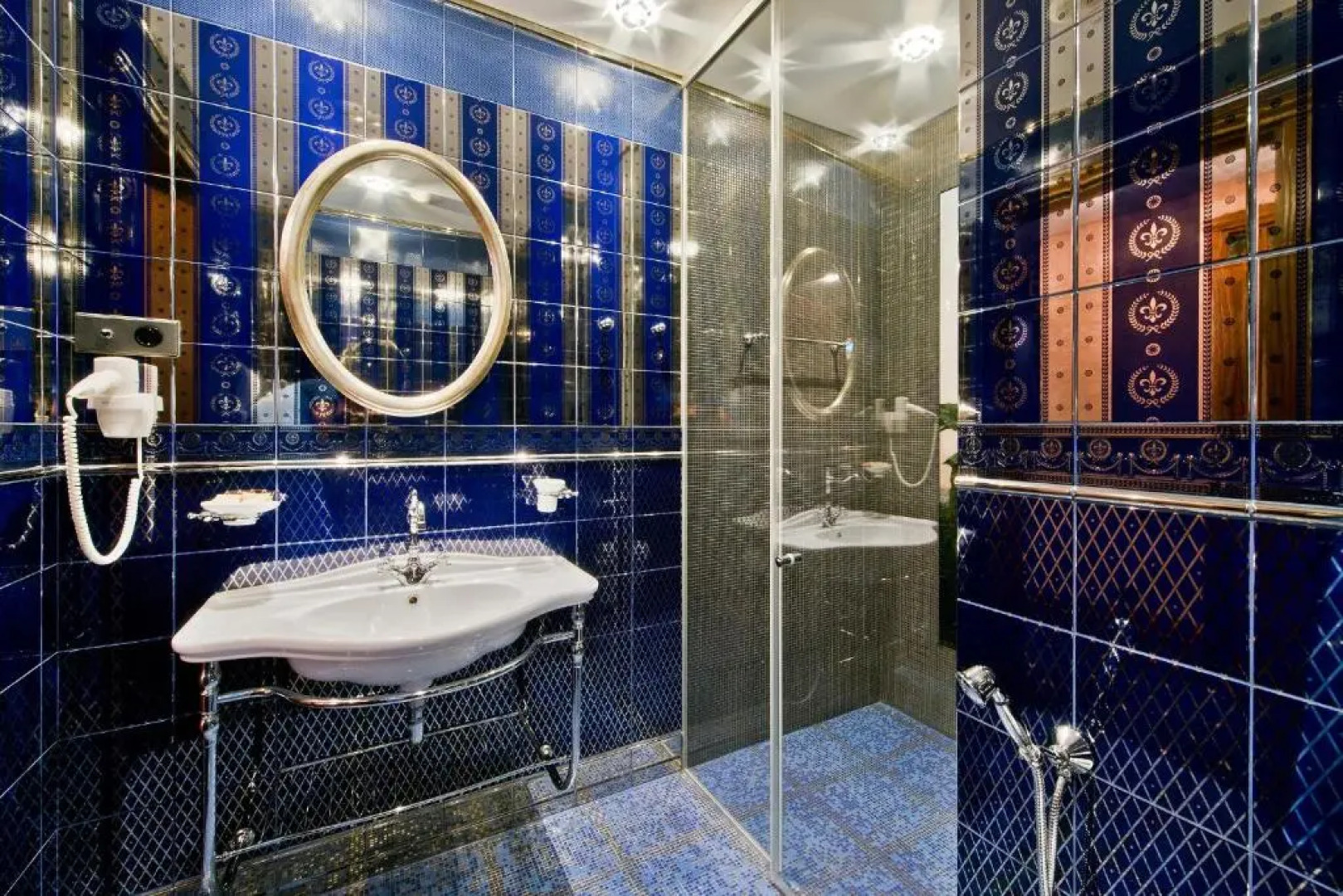 Aqua Apartment Centre