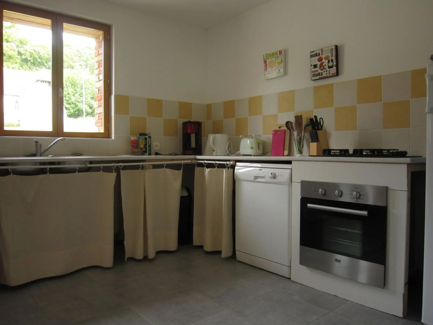 Classic Cottage in Le Bourg-dun With Garden