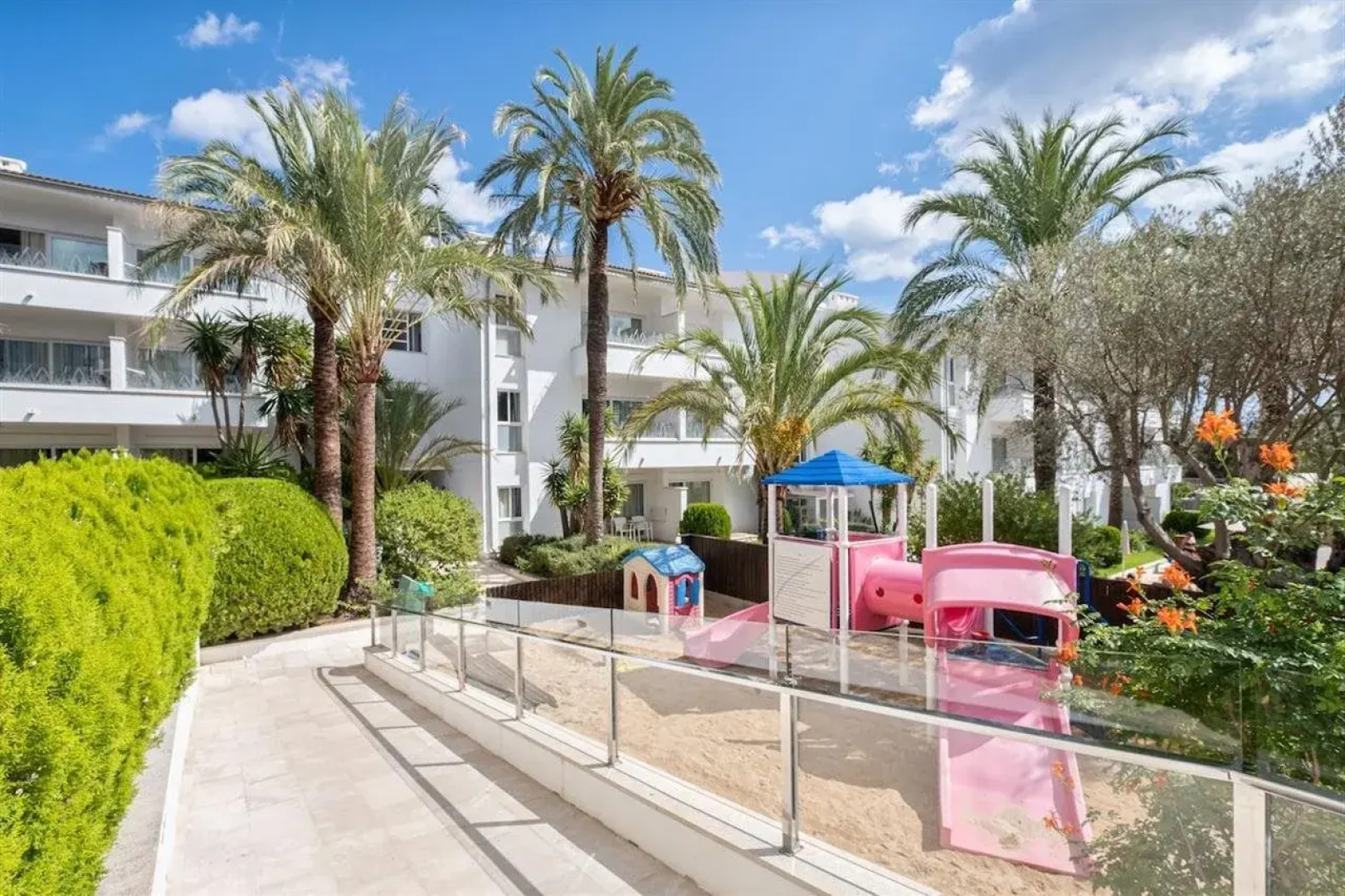 Puerto Azul Suite Hotel