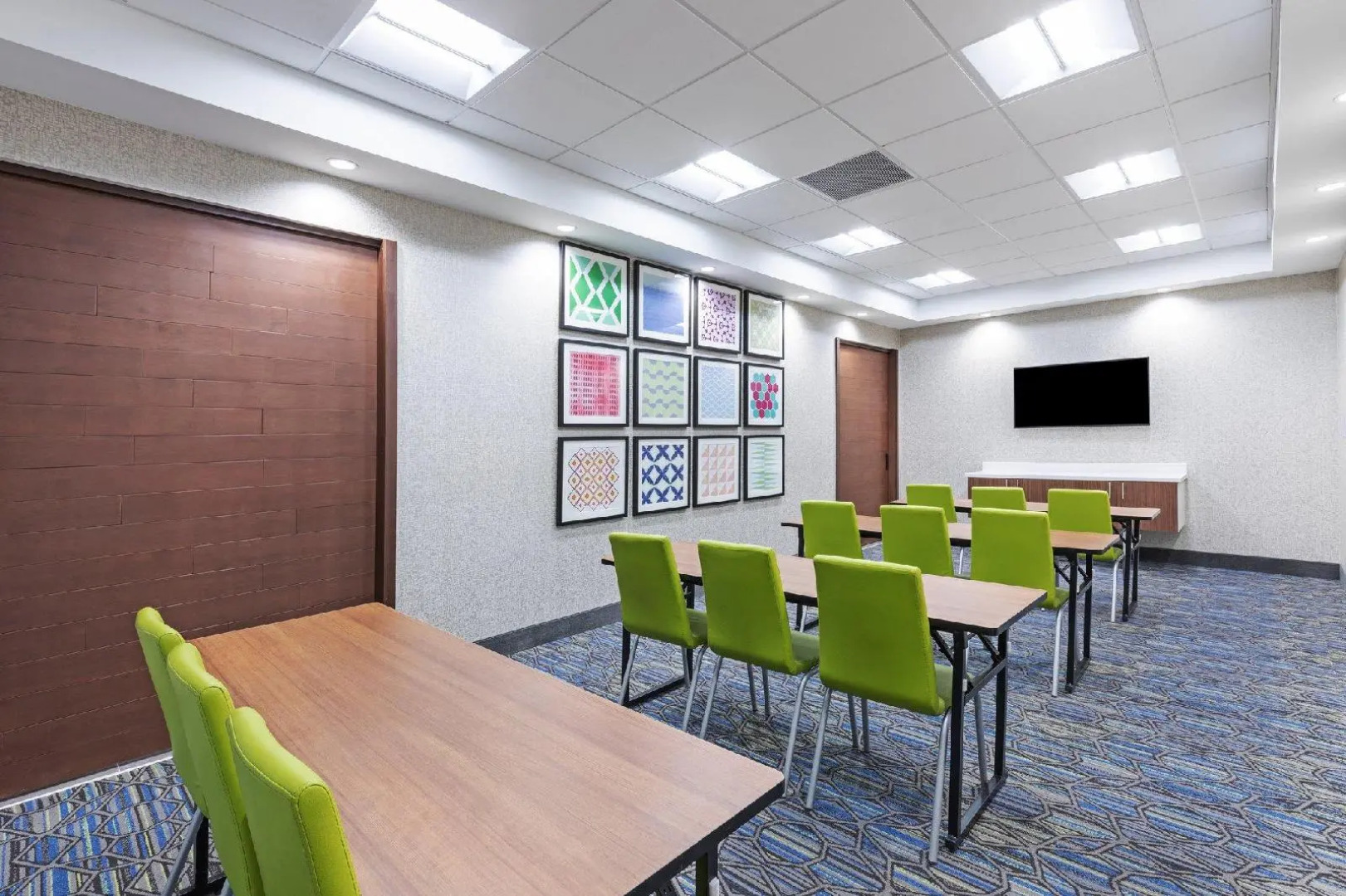 Holiday Inn Express & Suites Parsons by IHG