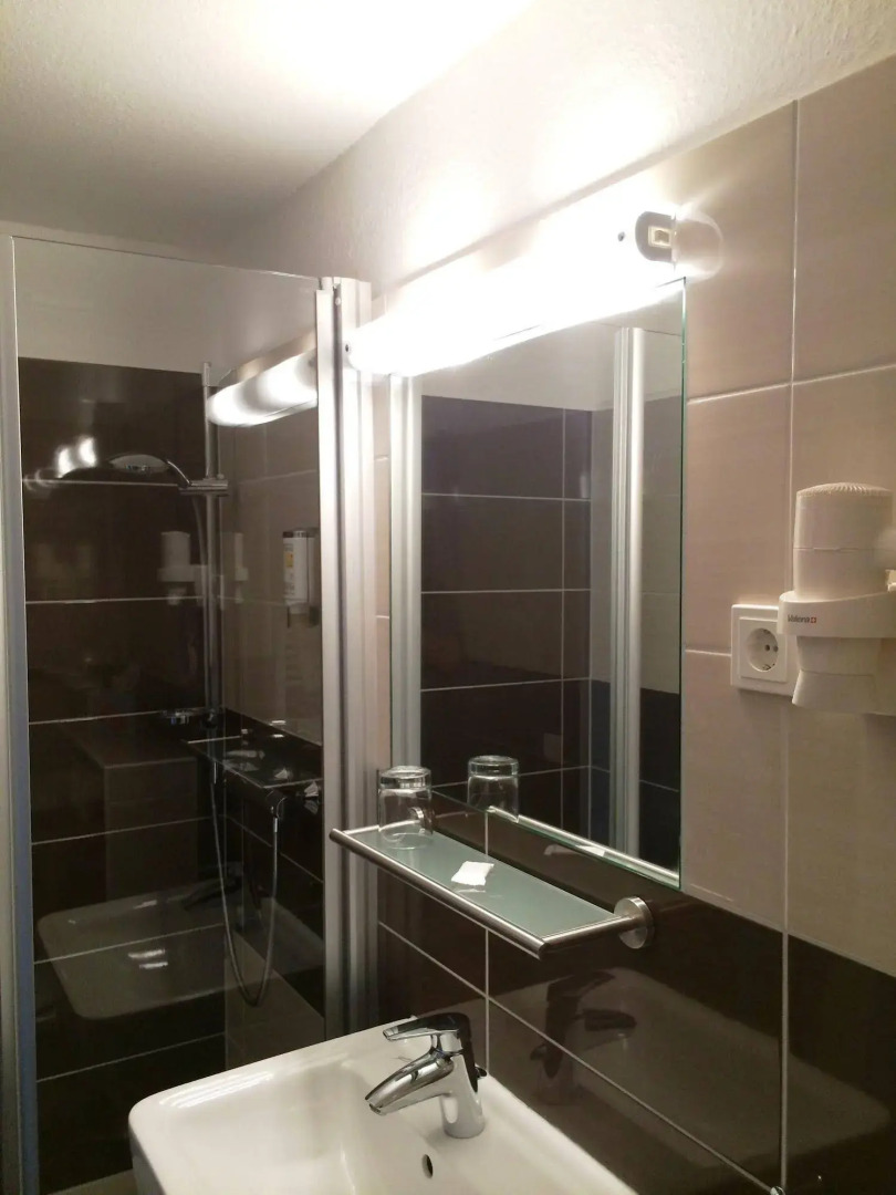 Hotel Stadt Hamburg am Fluss Saarbrücken