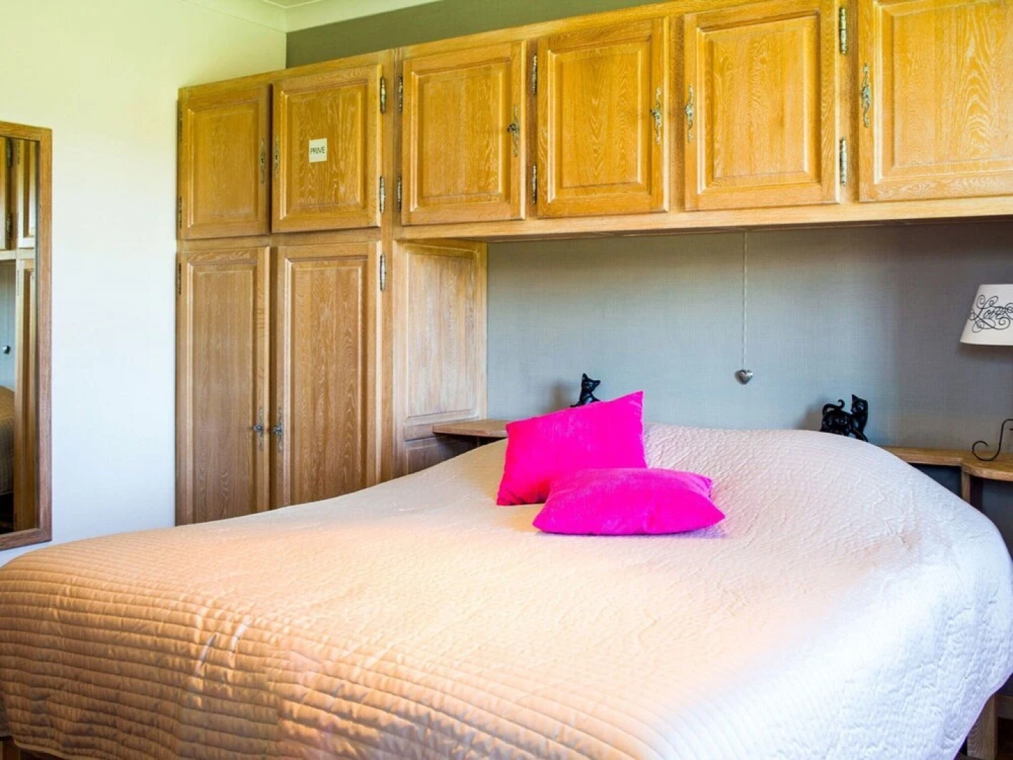 Villa in Bitvre With Garden