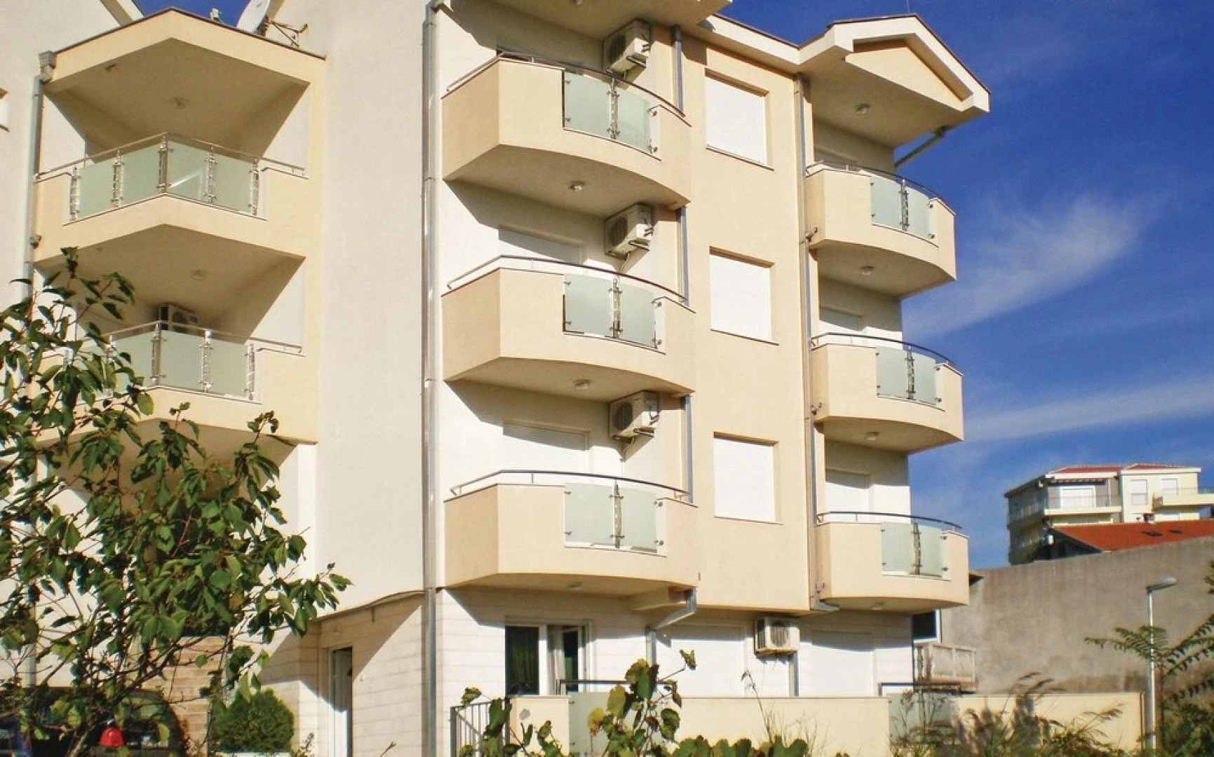 Awesome Home in Igalo With Wifi and 2 Bedrooms