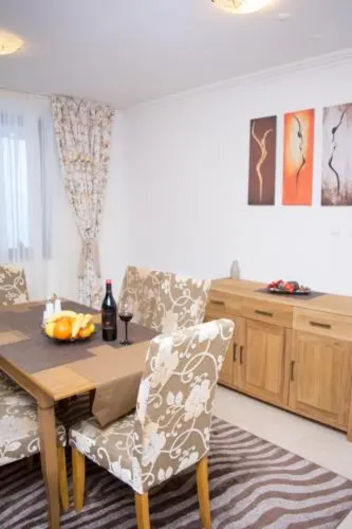 Deluxe Apartment Monastery 3