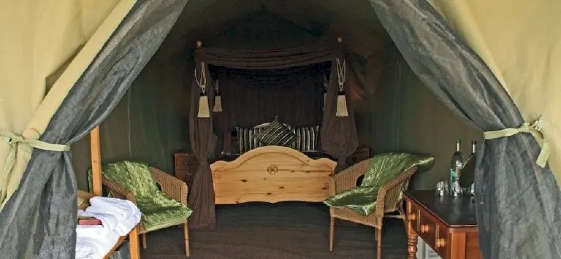 Port Lympne Reserve - Livingstone Lodge