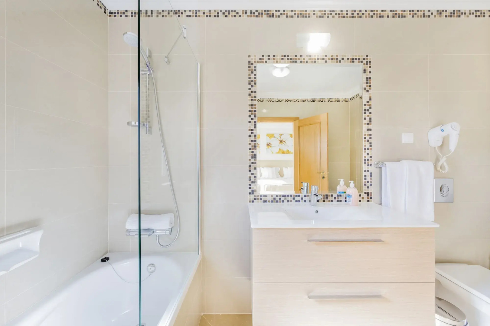 Lakeside Country Club