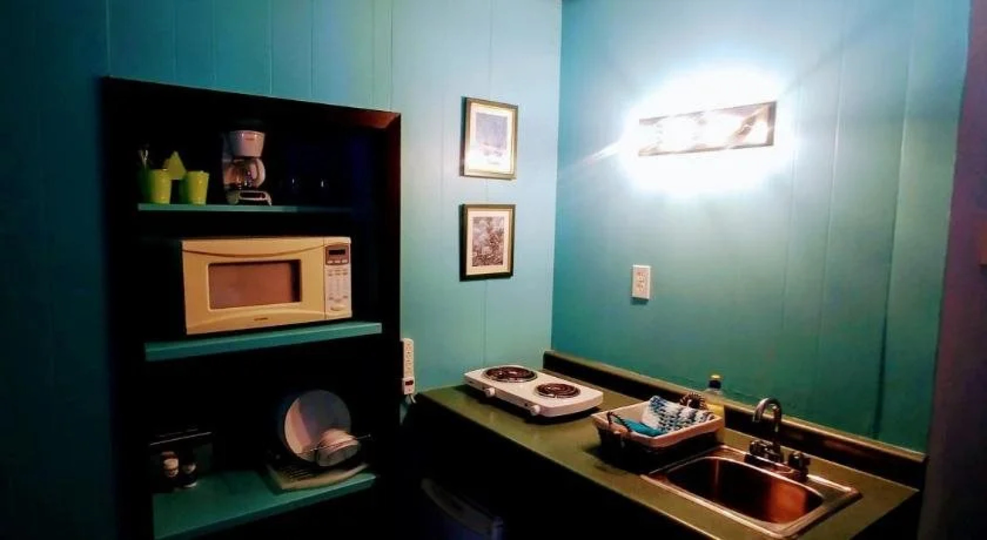 Dwight Riverside Inn