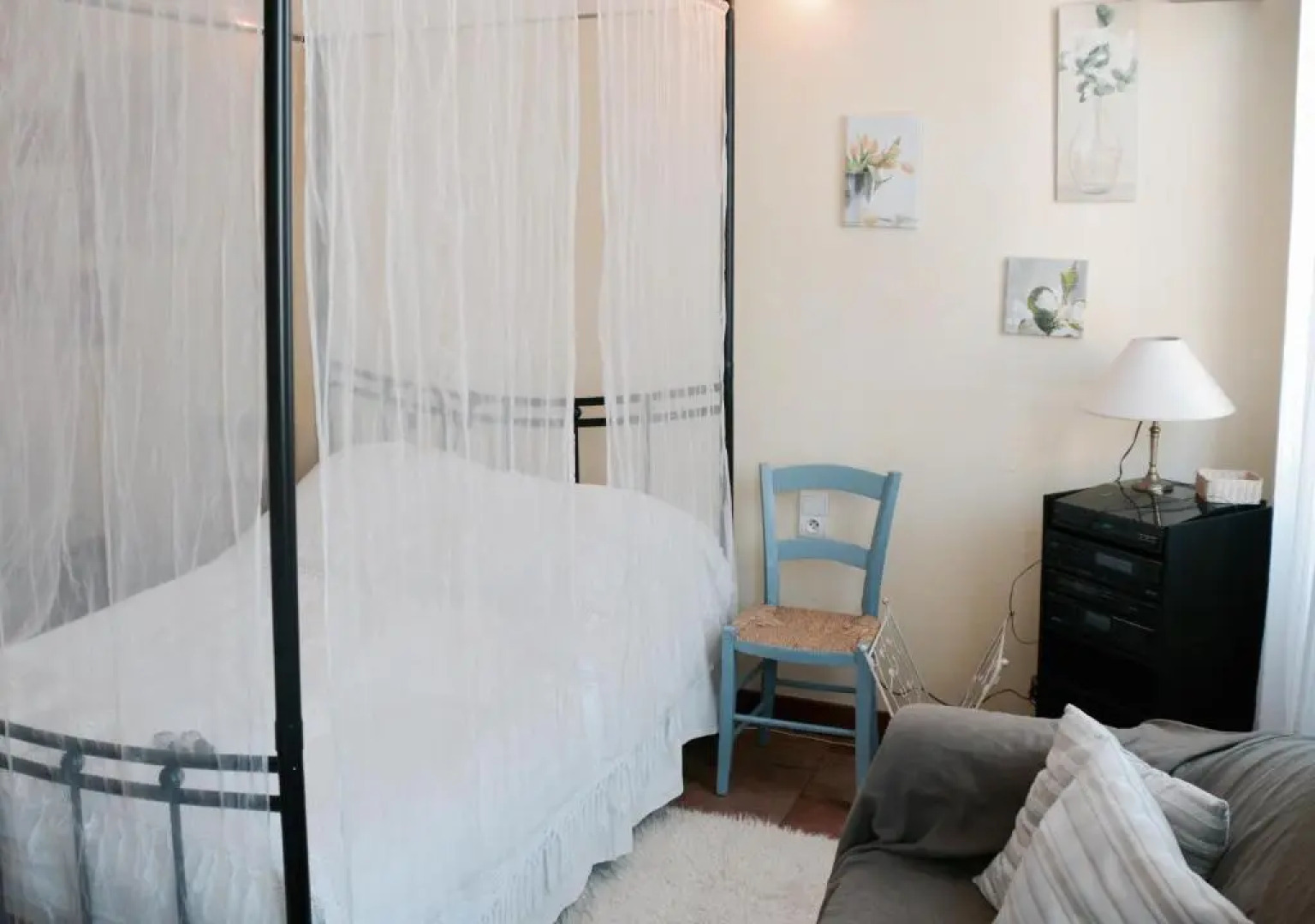 Volets Bleus et Briques Rouges