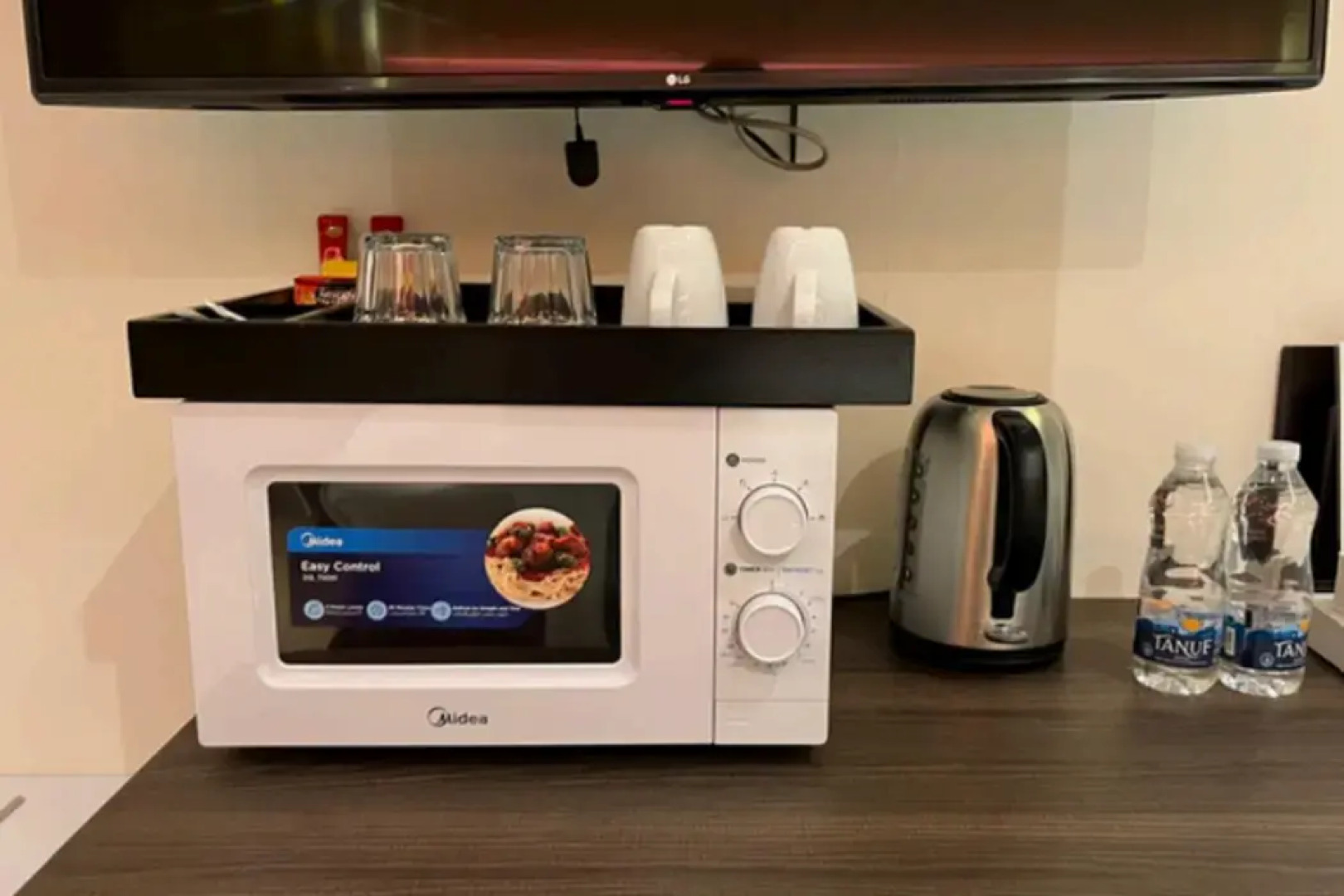 Carnelian By Glory Bower Hotel