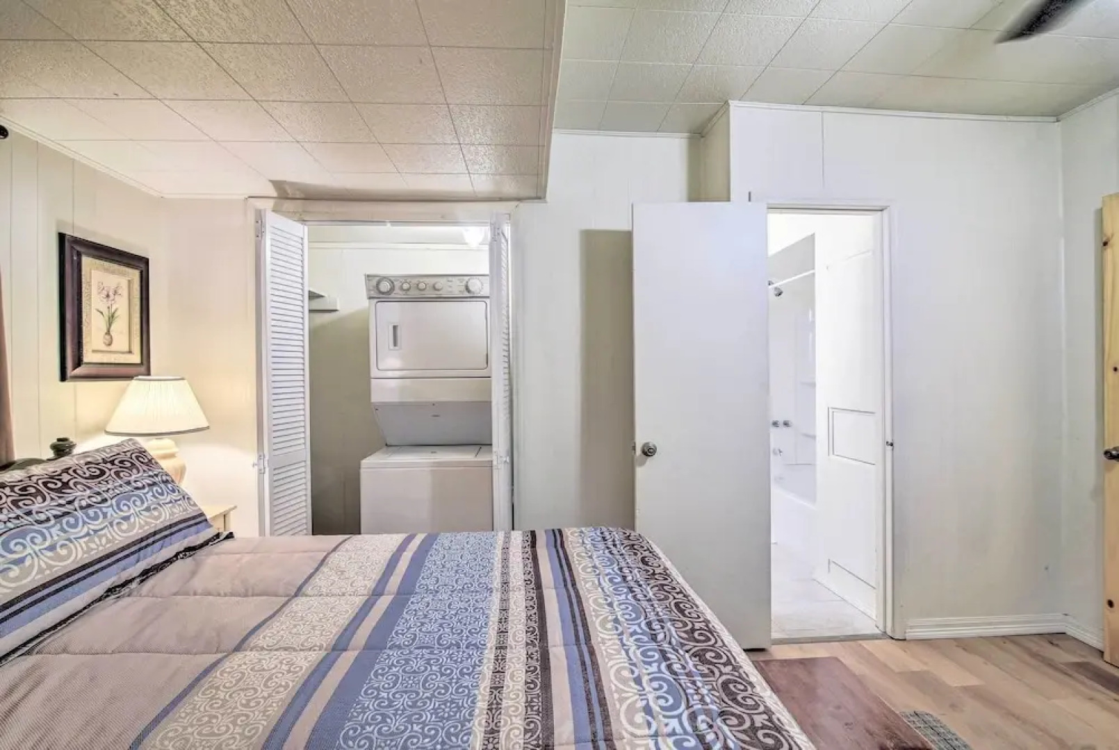 Utopia Family Home, 2 Blocks to Utopia Park!