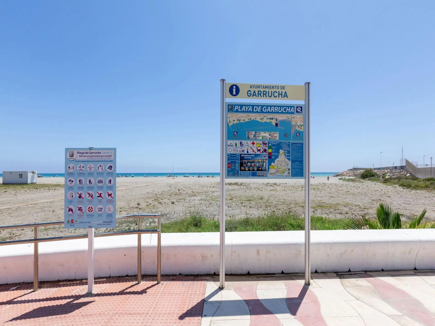 Simplistic Apartment in Almería next to the Seabeach