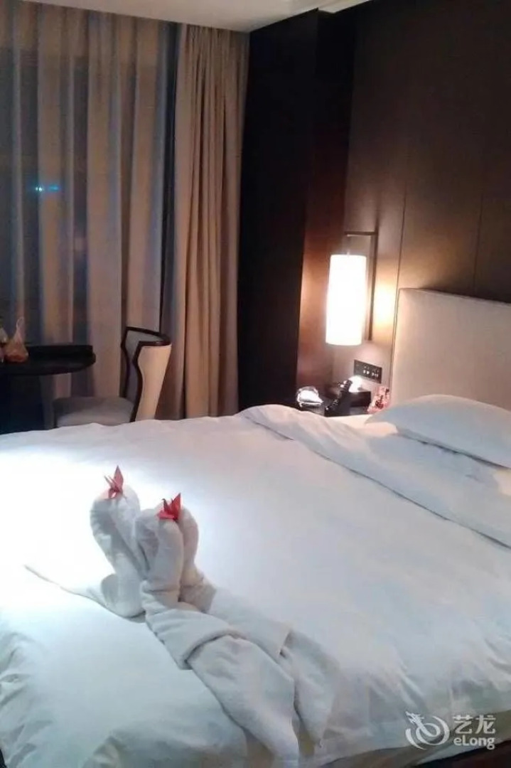 Maritime Hotel (Zhengzhou Century Amusement Park Zhongyuan Tower)