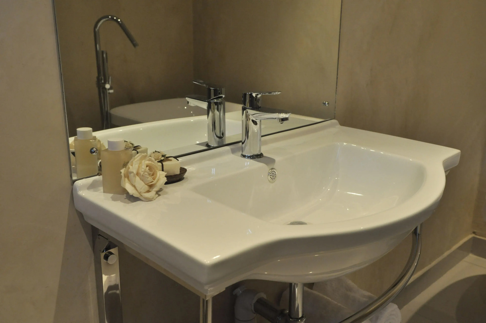 House and Heart Guest House