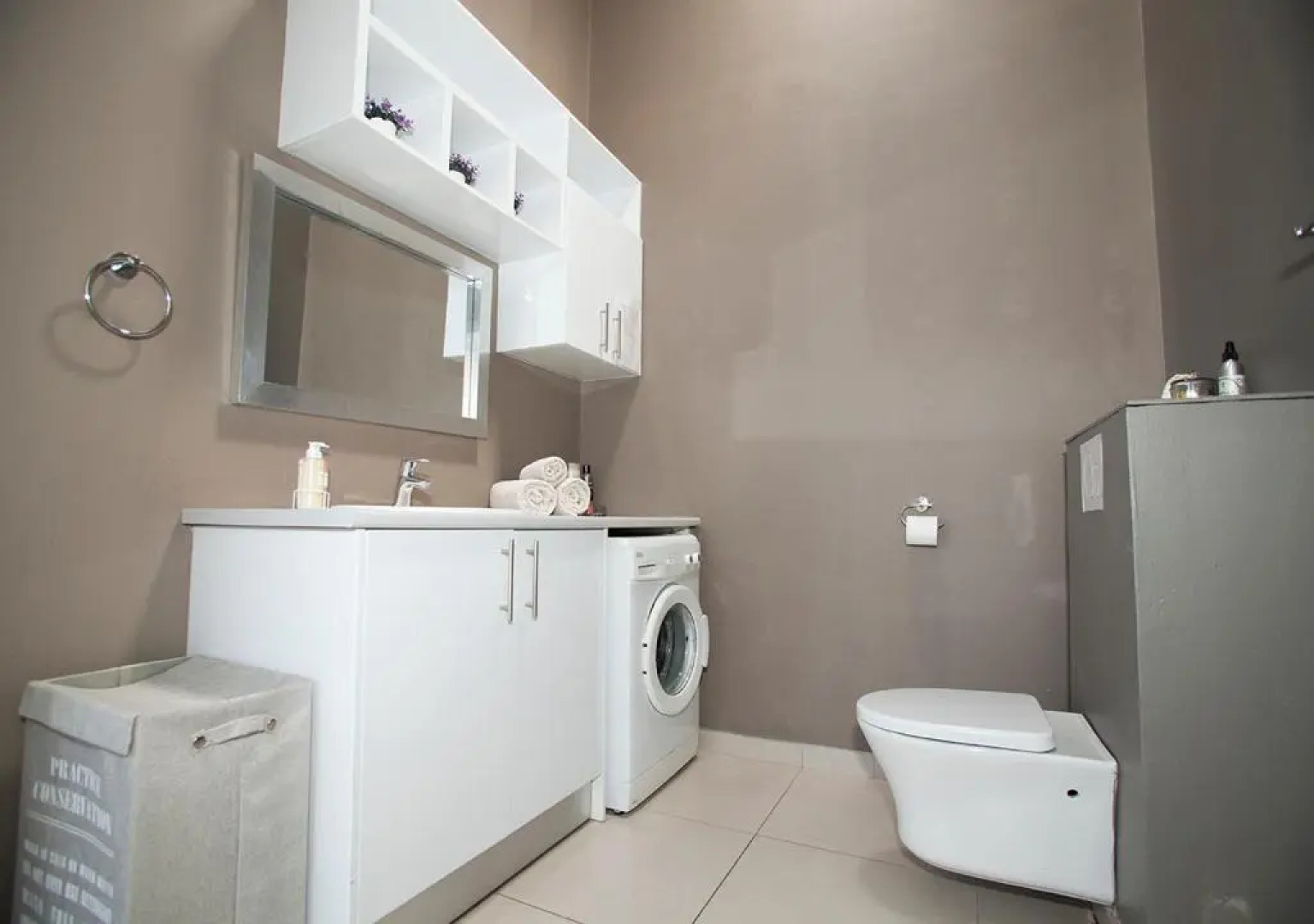 RnB's Studio Apartment