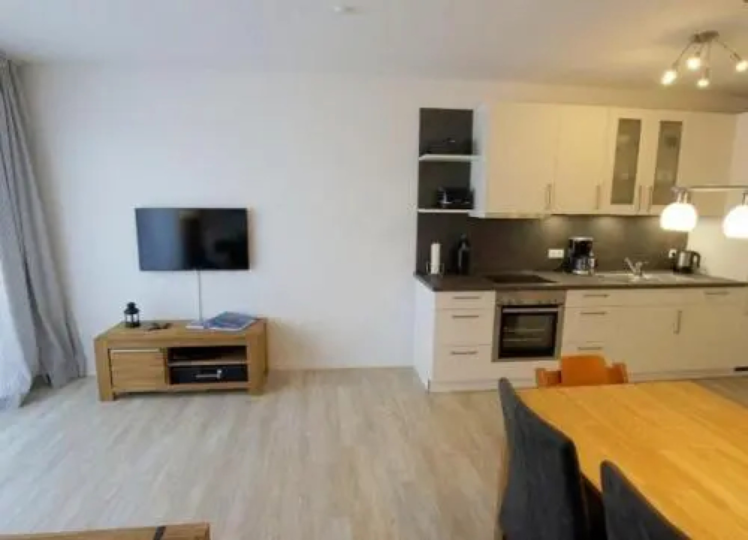 Boje 8; wunderschöne, großzügige Ferienwohnung für bis zu 5 Personen mit Balkon und Sauna