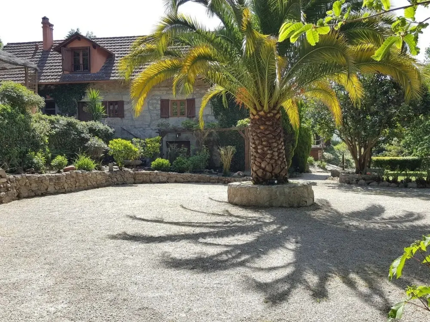 Stylish Property with Swimming Pool & Garden in Pontevedra near Portugal