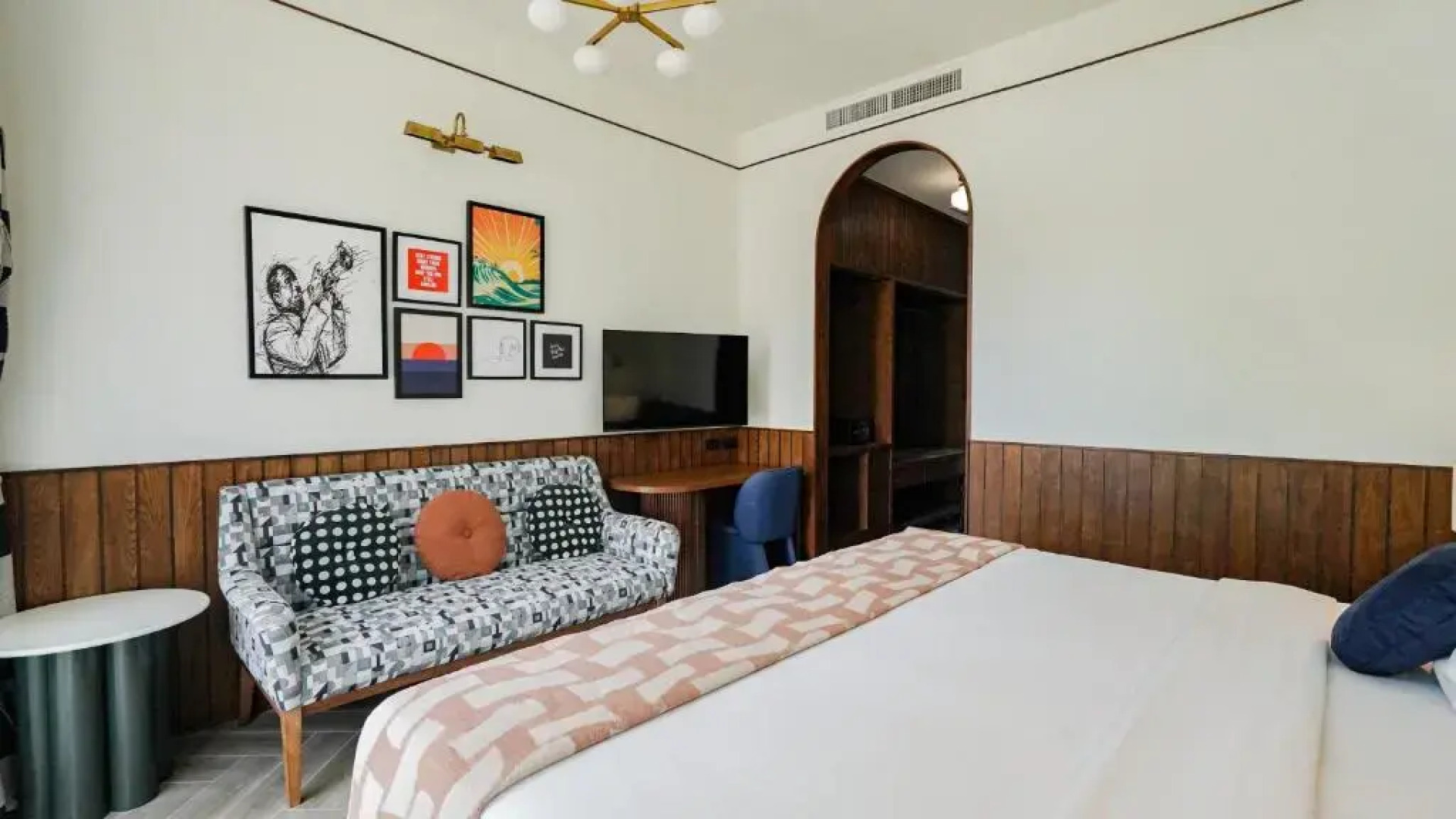 Sugar Marina POP, Kata Beach