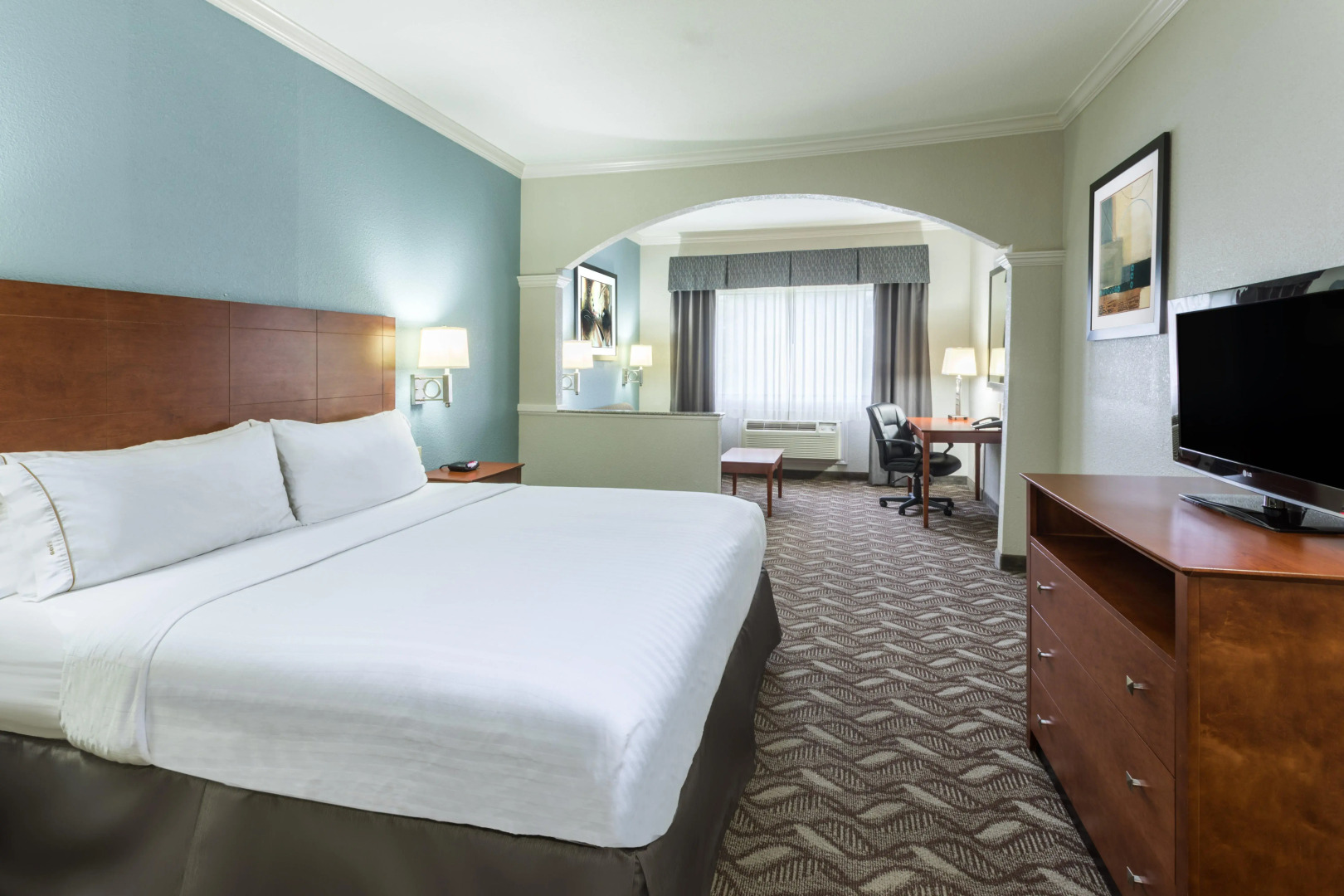Holiday Inn Express Hotel & Suites Lake Charles by IHG