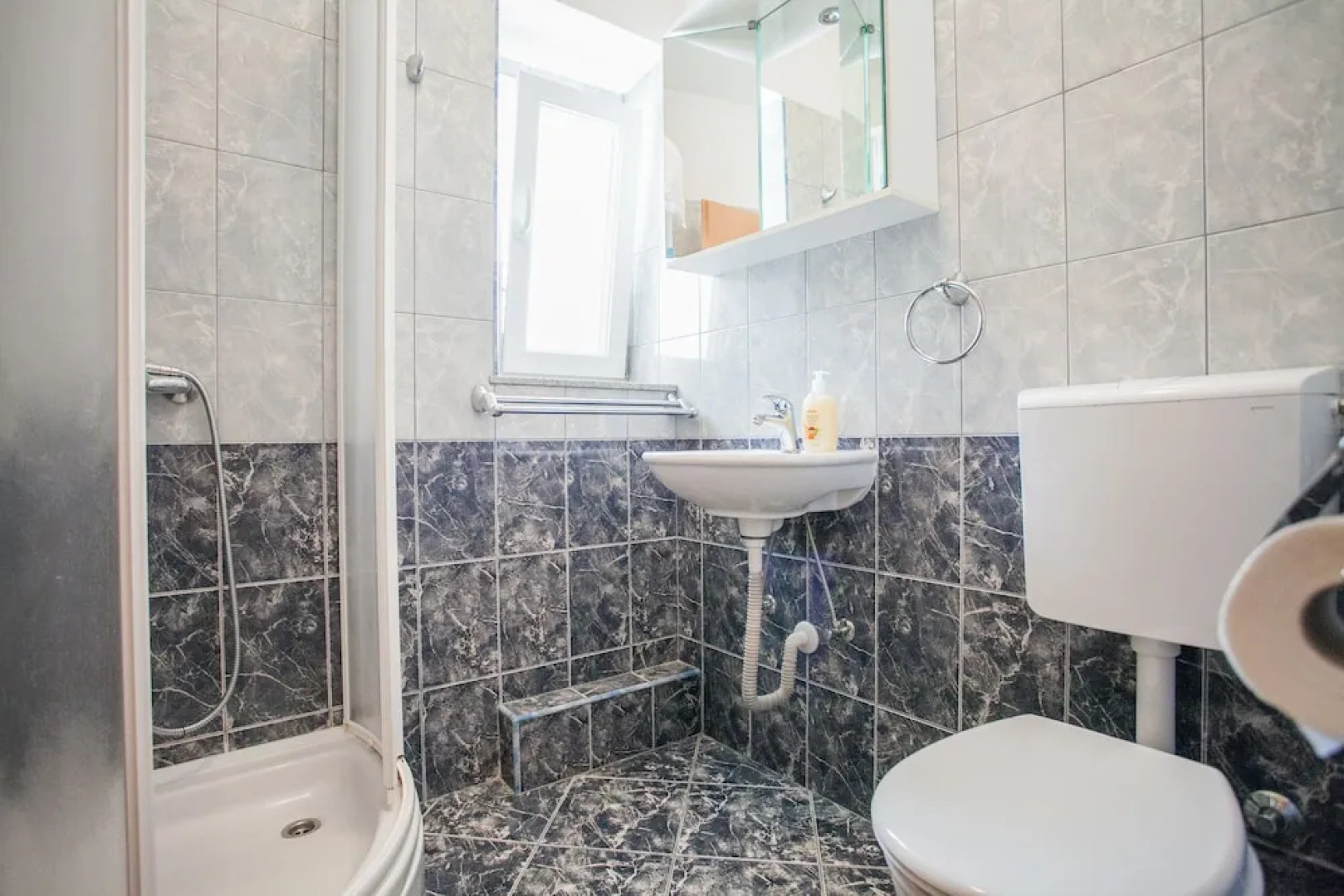 Studio Apartments Emotha