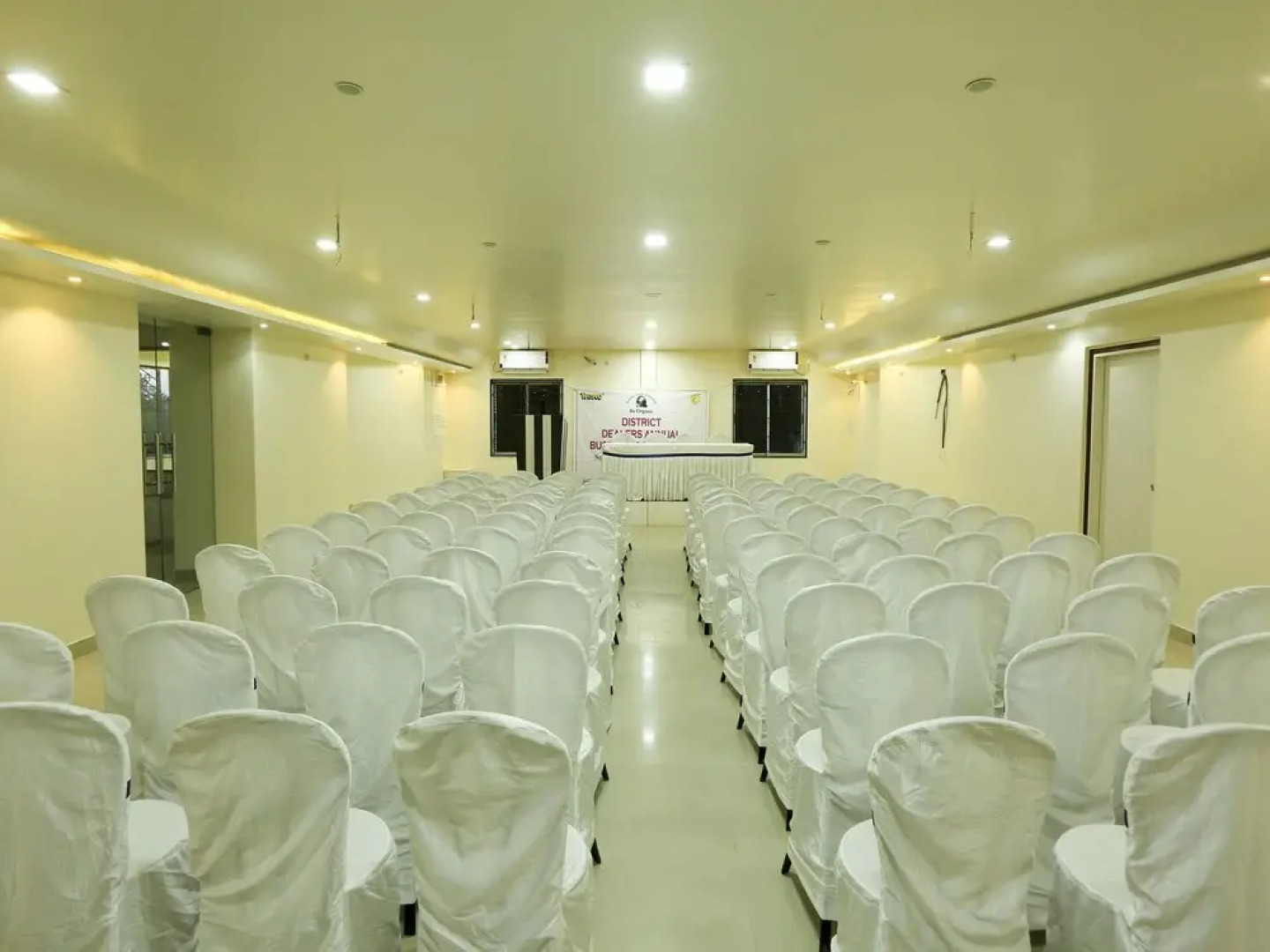 OYO 10565 Hotel Mira International