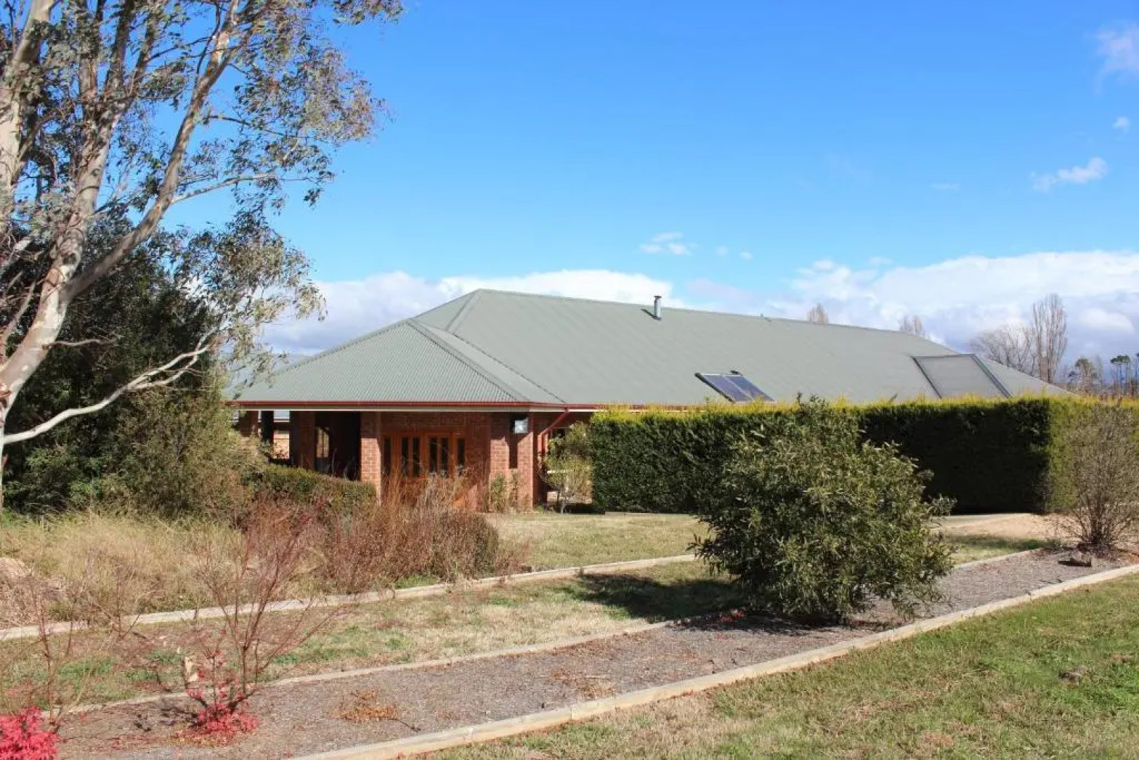 Gundaroo Manor Bed & Breakfast