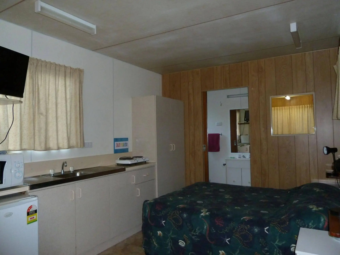 Batemans Bay Holiday Park - Hostel