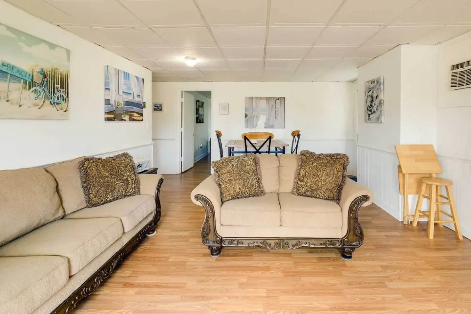 'hannah's Place' - Quaint & Cozy Apt by the Beach!