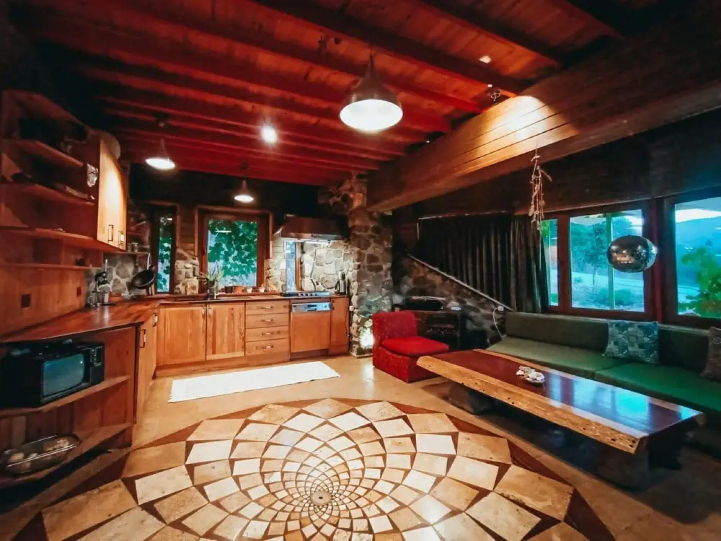 Enchanting Unique House With Backyard in Izmir