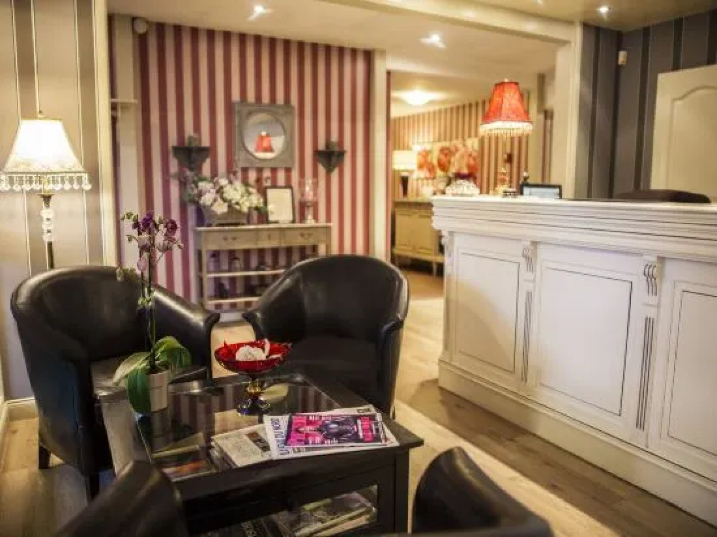 Hotel The Originals Bruay la Buissiere Le Cottage