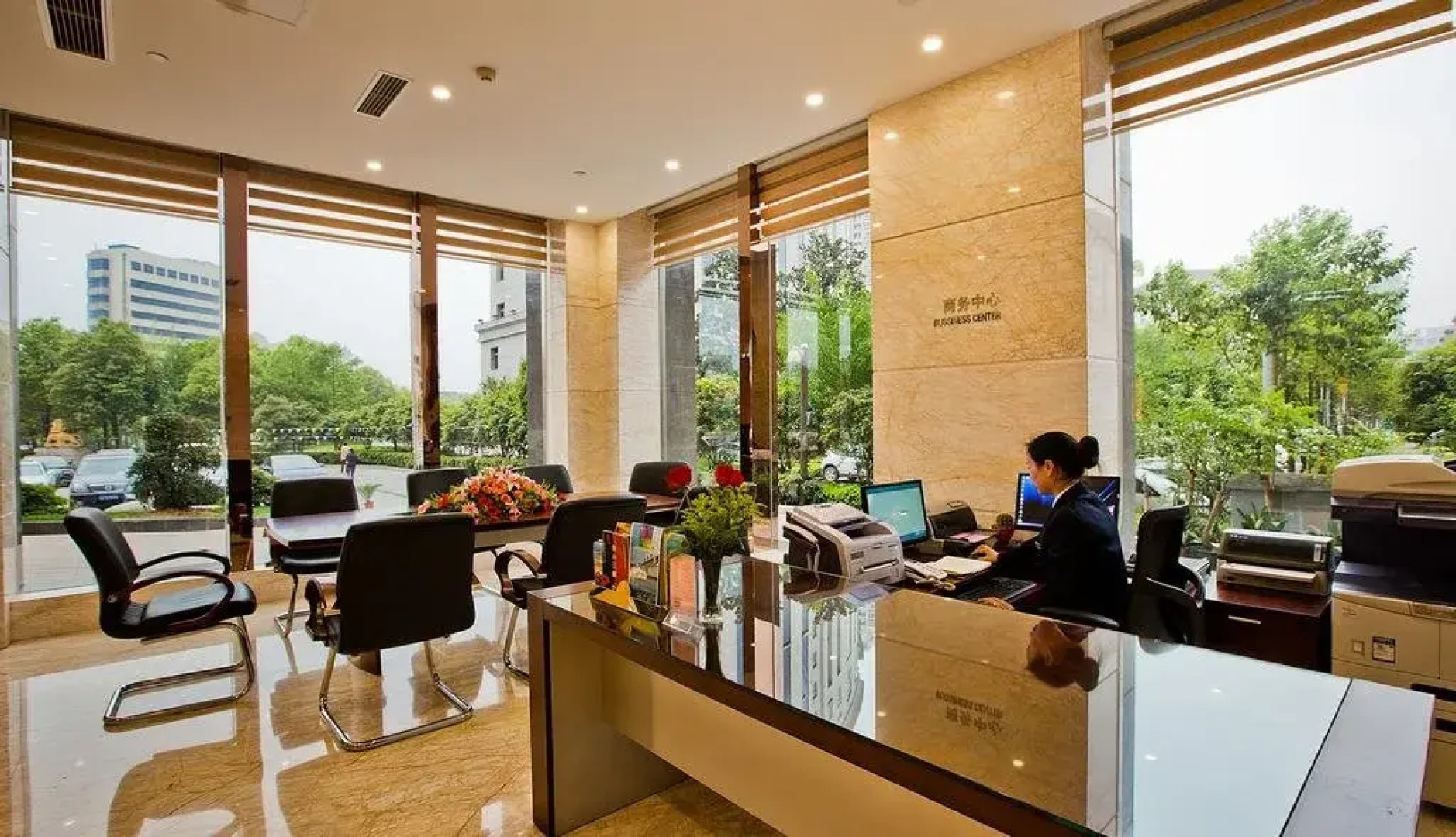 Yichang Jinshi Hotel