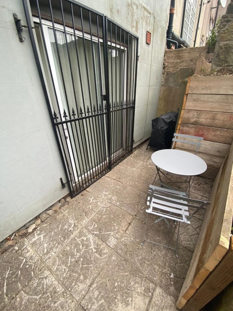 Remarkable Apartment in Oxton With Outside Space