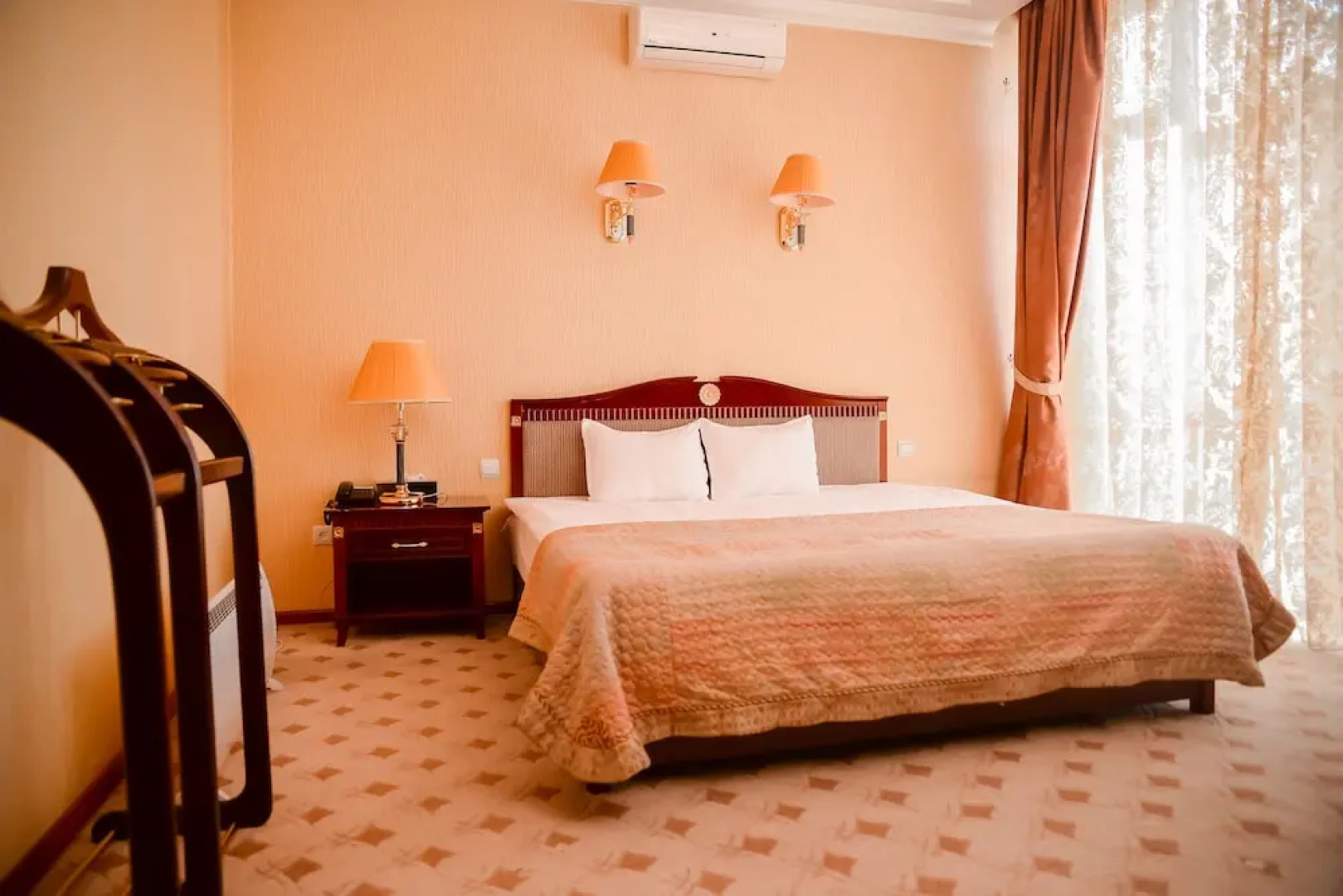 Отель Sultan Jalal-Abad