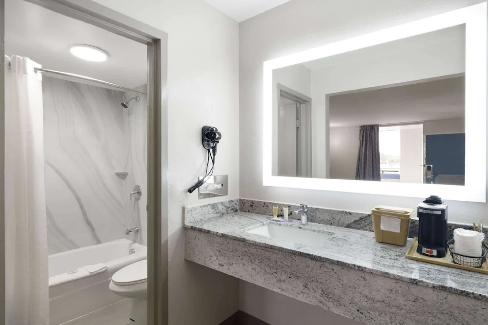 Days Inn by Wyndham Montgomery I-85