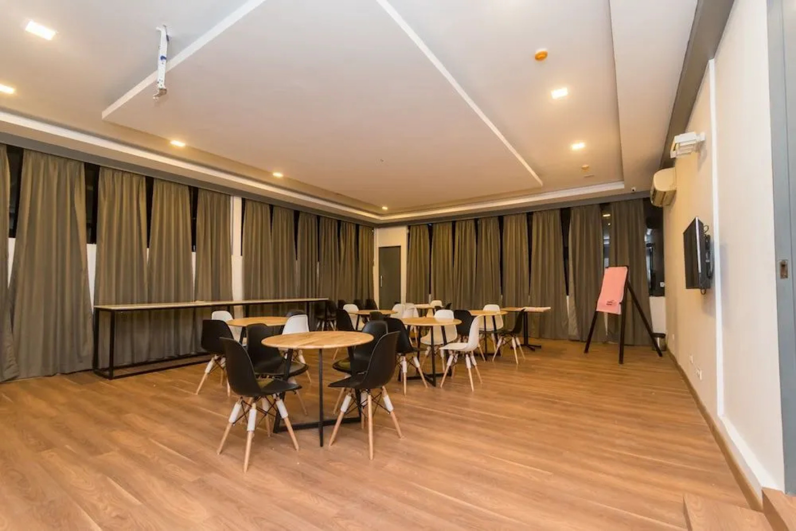 Oyo Townhouse 011 Esplanade