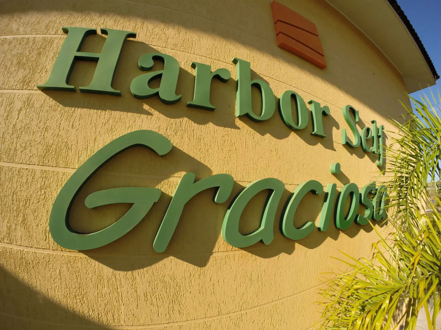 Harbor Self Graciosa Hotel