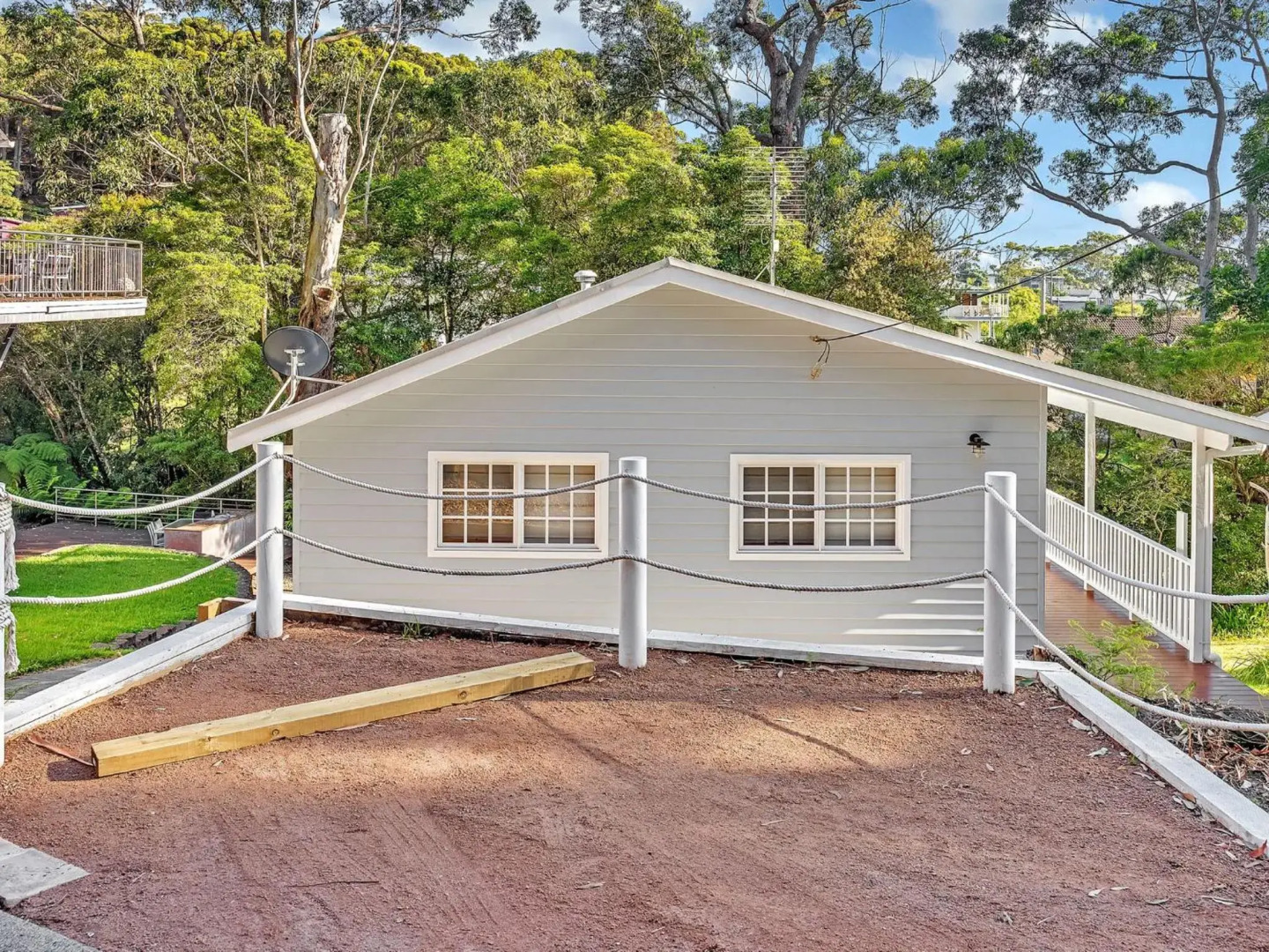 SEA DECK Hyams Beach 4pm Check Out Sundays