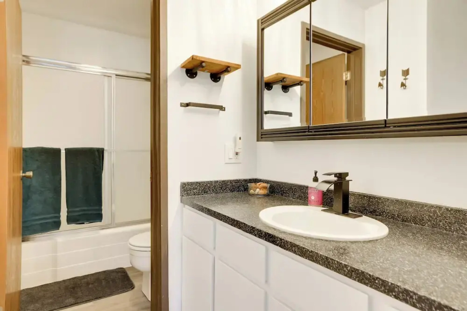 Ski-in/out Condo w/ Hot Tub Access in Brian Head!