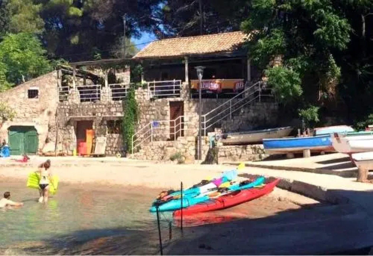 Sandy Beach Apartments