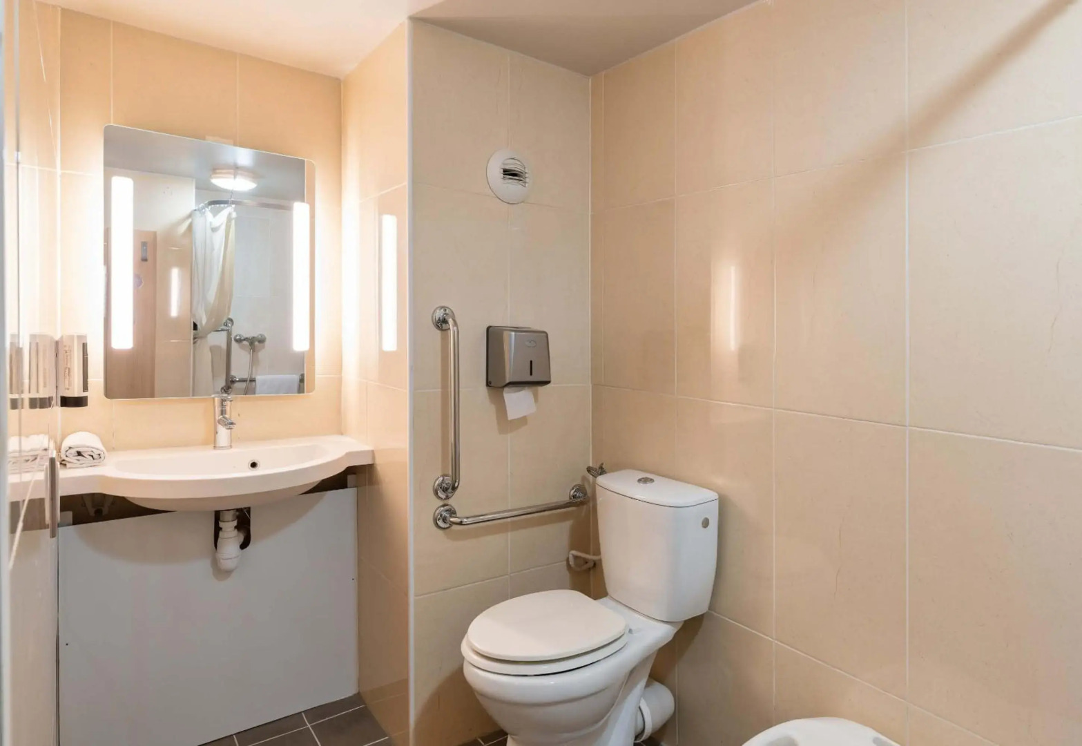 B&B HOTEL Lyon Saint-Priest